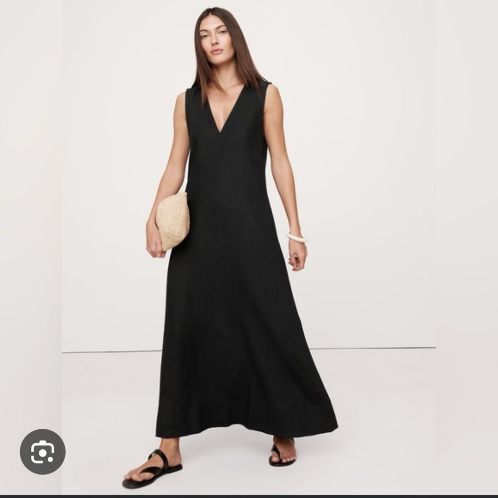 Banana Republic Black V-Neck Sleeveless Maxi Dress